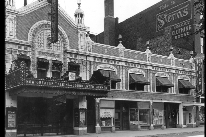 Outside Washington Theater 1920's - Quincy, IL